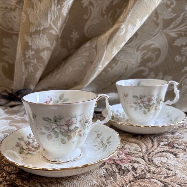 ROYAL ALBERT(ロイヤルアルバート)の新品 英国製 ROYAL ALBERT  HAWORTH カップ＆ソーサー ペア インテリア/住まい/日用品のキッチン/食器(食器)の商品写真