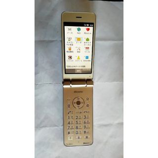 エヌティティドコモ(NTTdocomo)の8165【中古・SIMフリー】ドコモ4GガラホSH-01Jゴールド(携帯電話本体)