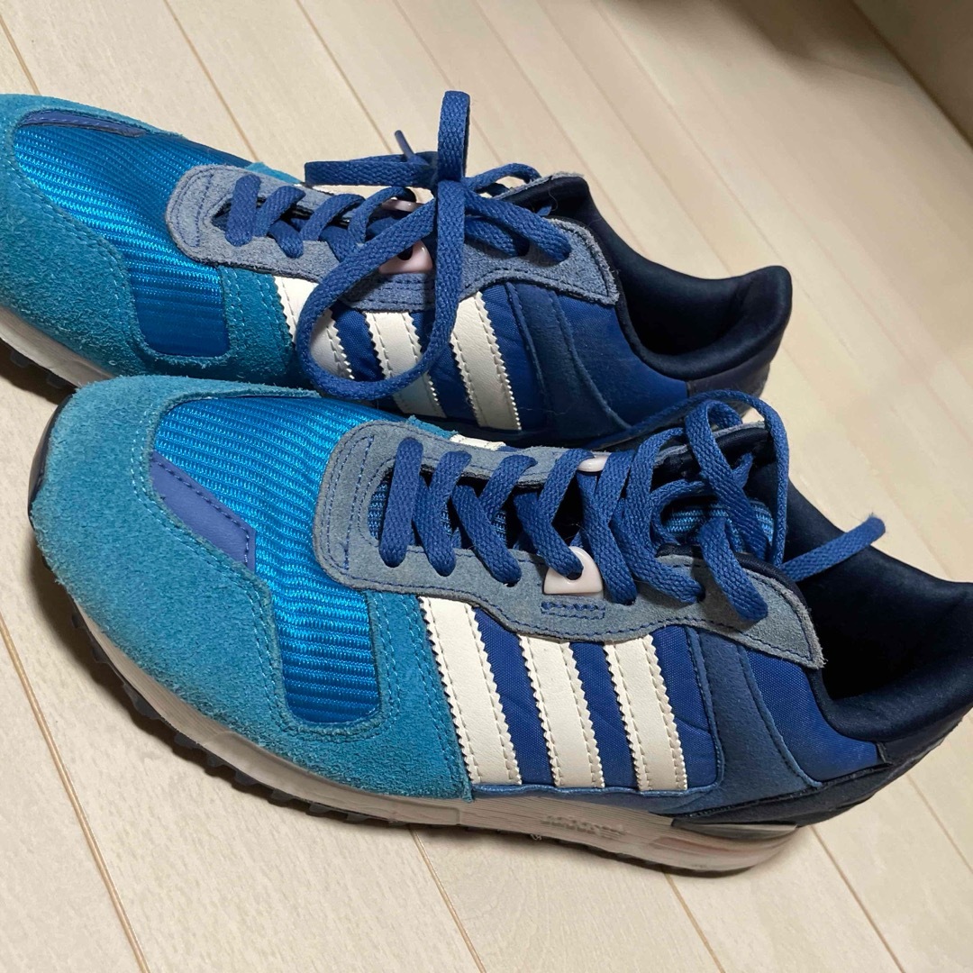 adidas(アディダス)のadidas スニーカー　23.5㎝ レディースの靴/シューズ(スニーカー)の商品写真