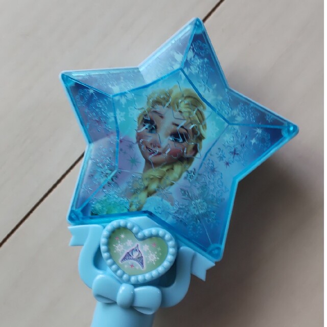 アナと雪の女王(アナトユキノジョオウ)の＊美品 Disney アナと雪の女王 エルサ ステッキ おもちゃ＊ エンタメ/ホビーのおもちゃ/ぬいぐるみ(キャラクターグッズ)の商品写真