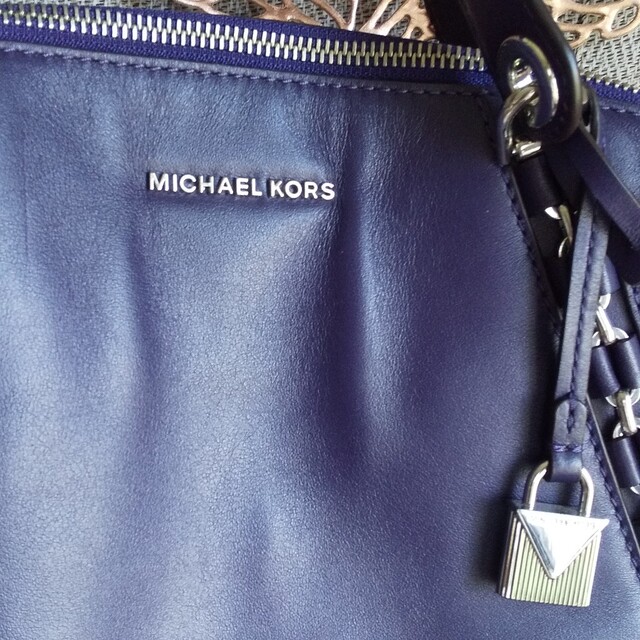 Michael Kors(マイケルコース)のマイケルコース ロックチェーン バッグ パープル レディースのバッグ(ハンドバッグ)の商品写真