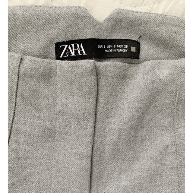 ZARA(ザラ)の【美品】ZARA ハイウエストパンツ ライトグレー S レディースのパンツ(クロップドパンツ)の商品写真