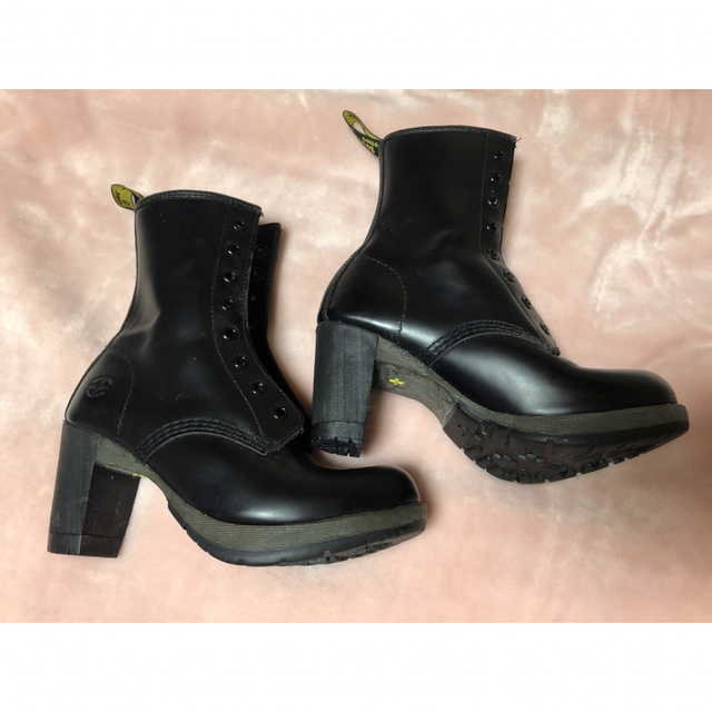 Dr.Martens レディースヒール　黒革ブーツ