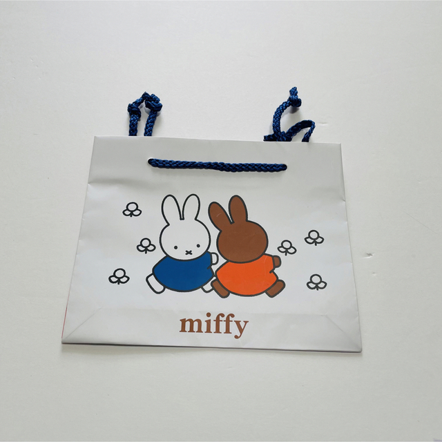 miffy(ミッフィー)のミッフィー  モロゾフ　ショッパー　ショッピングバッグ　紙袋 エンタメ/ホビーのおもちゃ/ぬいぐるみ(キャラクターグッズ)の商品写真