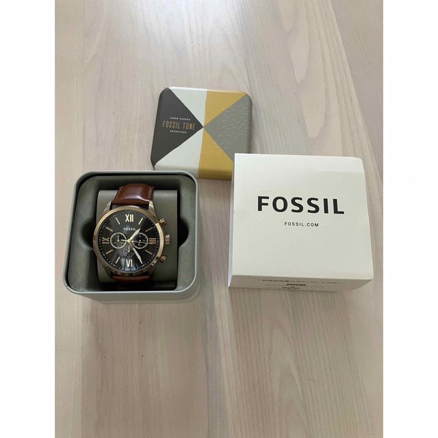 FOSSIL 腕時計 シンプル 丸型 ブラウンレザー ゴールド