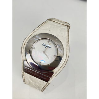 サルヴァトーレフェラガモ(Salvatore Ferragamo)のフェラガモ シェル文字盤 プッシュ式リューズ クオーツレディース腕時計ジャンク品(腕時計)