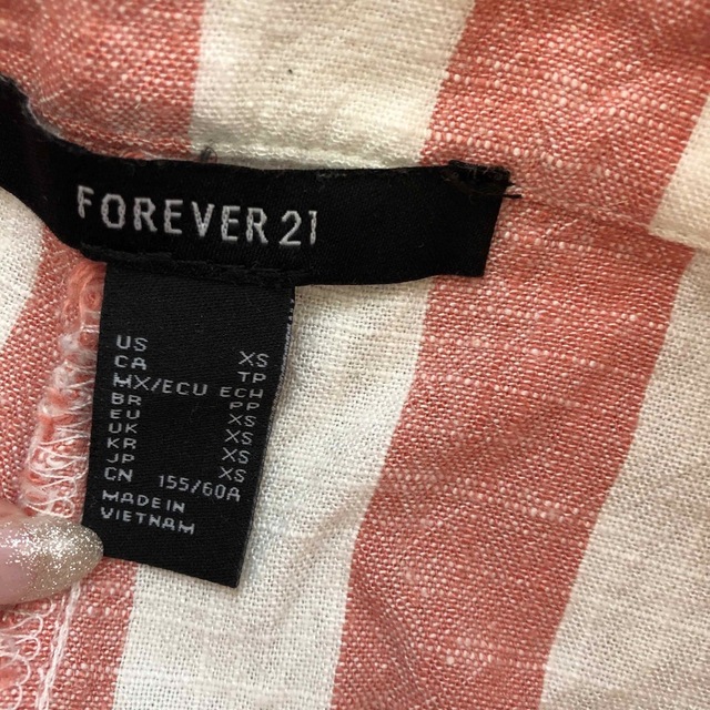 FOREVER 21(フォーエバートゥエンティーワン)の未使用　ワイドパンツ レディースのパンツ(カジュアルパンツ)の商品写真