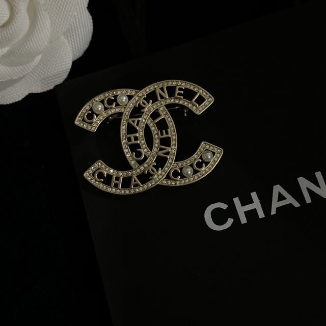 CHANEL ⭐ ピンブローチ ダイアモンド-