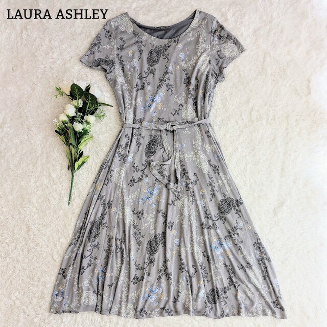 LAURA ASHLEY(ローラアシュレイ)の極美品 ローラアシュレイ ロングワンピース 花柄 Aライン LL ライトグレー レディースのワンピース(ロングワンピース/マキシワンピース)の商品写真