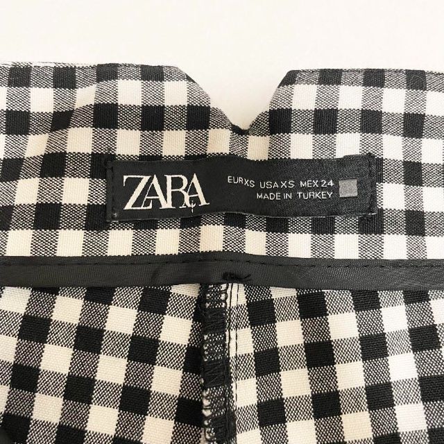 ZARA(ザラ)のZARA ザラ ギンガムチェックパンツ XS レディースのパンツ(スキニーパンツ)の商品写真