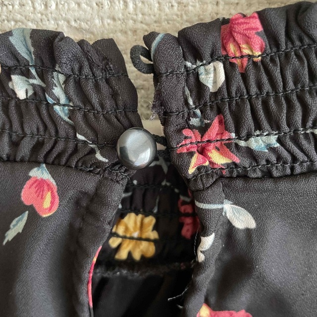 INGNI(イング)の花柄シャツ レディースのトップス(シャツ/ブラウス(半袖/袖なし))の商品写真