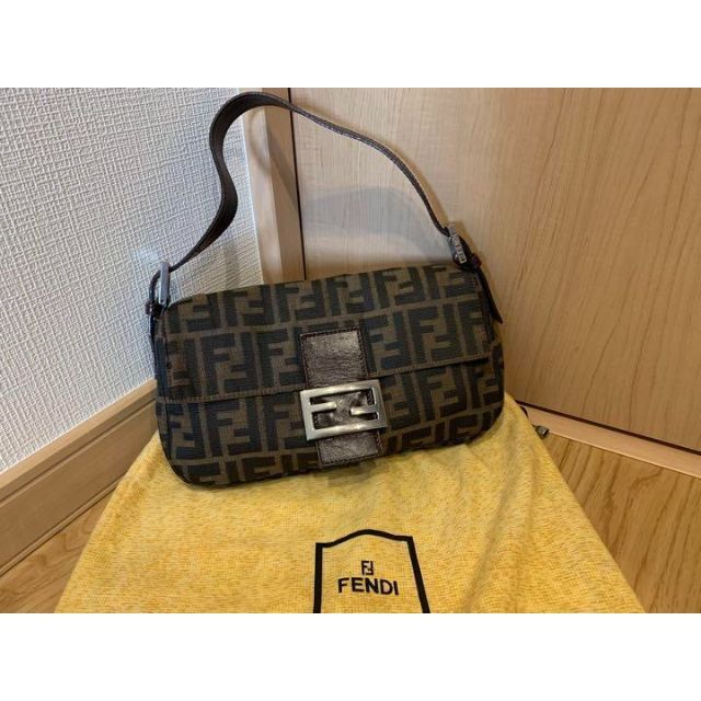 数量限定人気 FENDI - フェンディ マンマバケット キャンバス×レザー