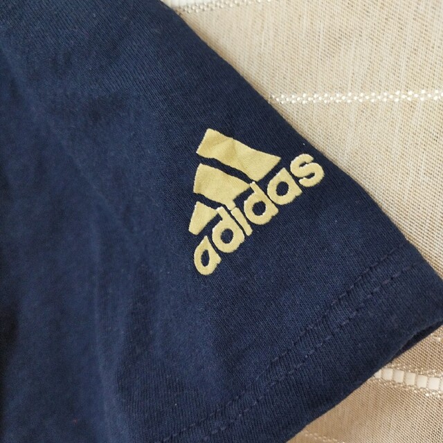 adidas(アディダス)のadidas アディダス カレッジ系 アーチロゴ ワンポイントロゴ L ネイビー メンズのトップス(Tシャツ/カットソー(半袖/袖なし))の商品写真