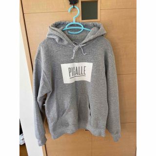 ピガール(PIGALLE)のPIGALLE グレー フーディ(パーカー)