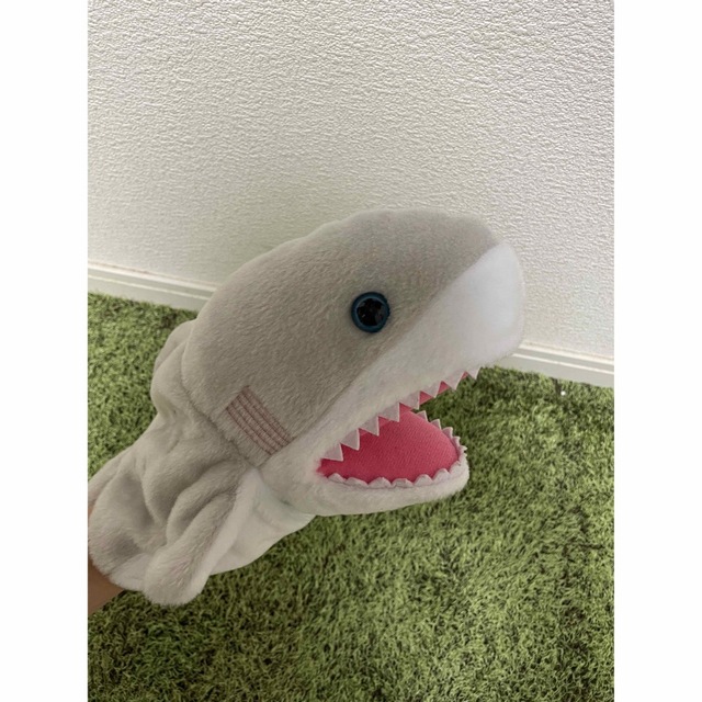 パペット　サメ　かぶりつきシャーク エンタメ/ホビーのおもちゃ/ぬいぐるみ(ぬいぐるみ)の商品写真