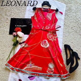 レオナール(LEONARD)の【良品】LEONARD 白襟総柄ワンピース レッド ベルト ノースリーブ 42(ひざ丈ワンピース)