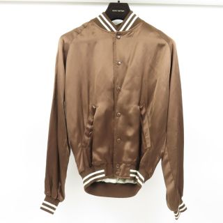 ルイヴィトン(LOUIS VUITTON)の未使用品 LOUIS VUITTON ルイヴィトン スタジャン バッグロゴ 服 アウター 48 ノーカラージャケット レーヨン/シルク ブラウン メンズ【中古】(ノーカラージャケット)