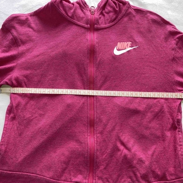 NIKE(ナイキ)のNIKEジュニアパーカーM 最終お値下げ❗️ キッズ/ベビー/マタニティのキッズ服男の子用(90cm~)(ジャケット/上着)の商品写真