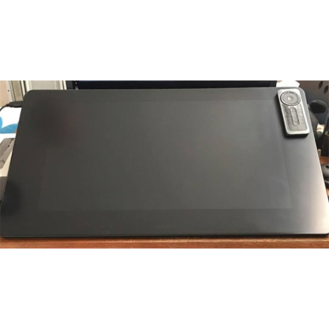 Wacom(ワコム)のWacom Cintiq Pro 24 TDTK-2420 スマホ/家電/カメラのPC/タブレット(ディスプレイ)の商品写真