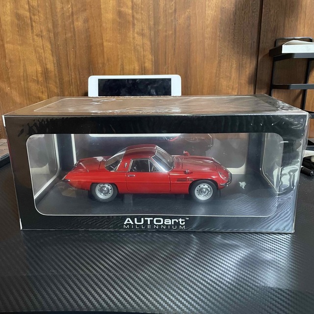 新品絶版未展示品 オートアート 1/18 マツダ コスモスポーツ レッド