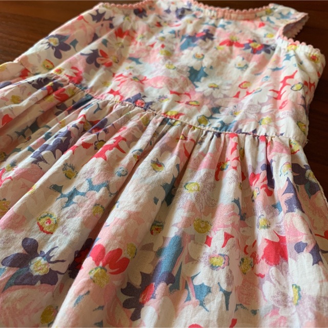 Cath Kidston(キャスキッドソン)のCath Kidston キャスキッドソン  花柄　ワンピース　1-2y キッズ/ベビー/マタニティのキッズ服女の子用(90cm~)(ワンピース)の商品写真