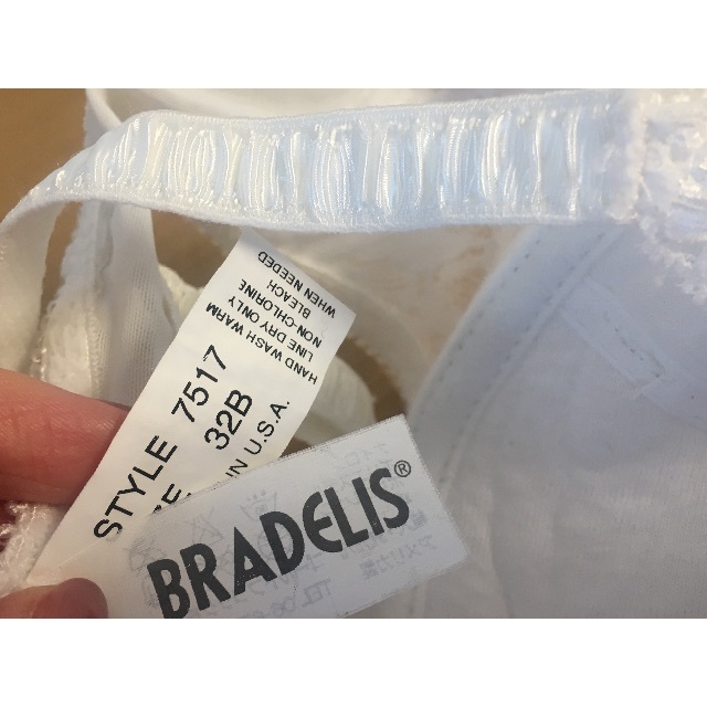 BRADELIS New York(ブラデリスニューヨーク)のブラデリス BRADELIS 7517 ブラジャー B70 32B レース 育乳 レディースの下着/アンダーウェア(ブラ)の商品写真