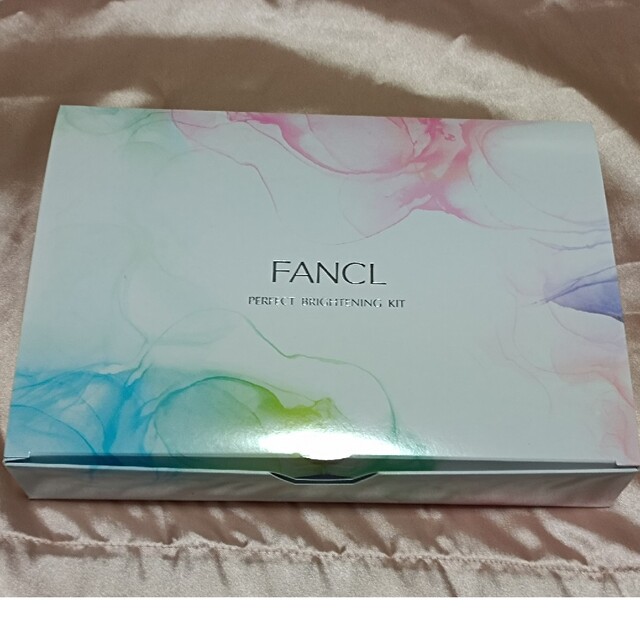 FANCL(ファンケル)のおまけ付き ファンケル FANCL パーフェクトブライトニングキット コスメ/美容のスキンケア/基礎化粧品(洗顔料)の商品写真