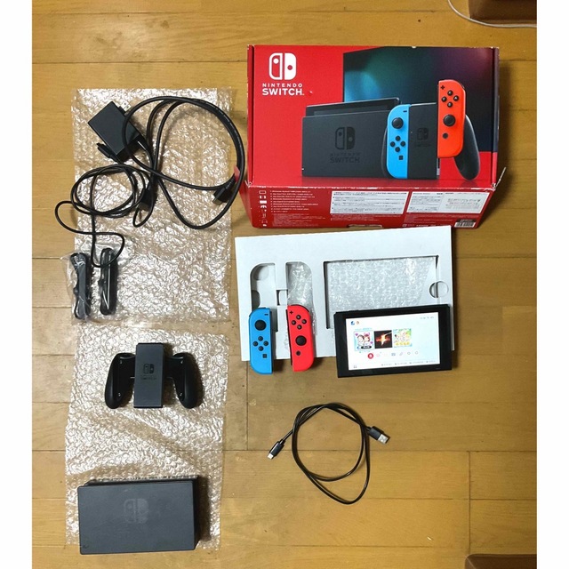 DLソフト付き〜豪華版〜 +αおまけ　美品　新型 Nintendo Switch