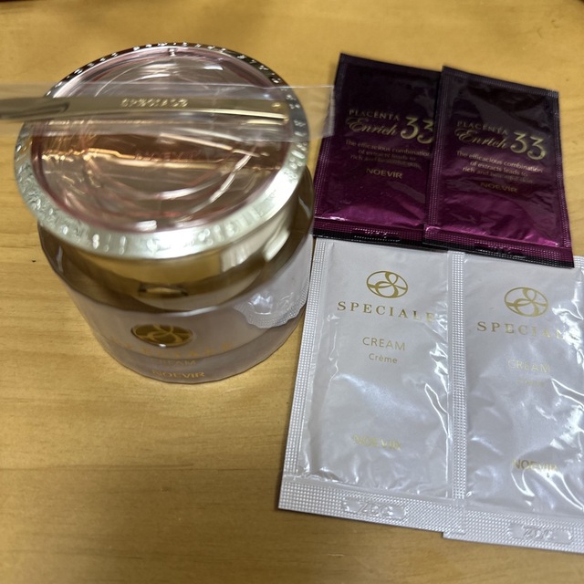 ノエビアスペチアーレ薬用クリーム 日本初の dikigorosergatologos.gr
