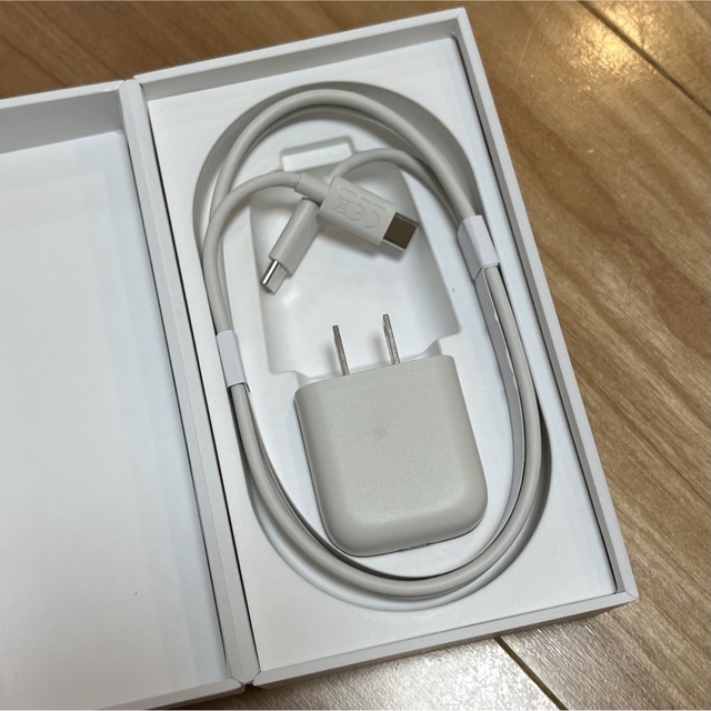 IQOS(アイコス)の 《新品・未使用》アイコス iQOS 充電器 アイコス 3 DUO 純正品  ﻿ スマホ/家電/カメラのスマートフォン/携帯電話(バッテリー/充電器)の商品写真