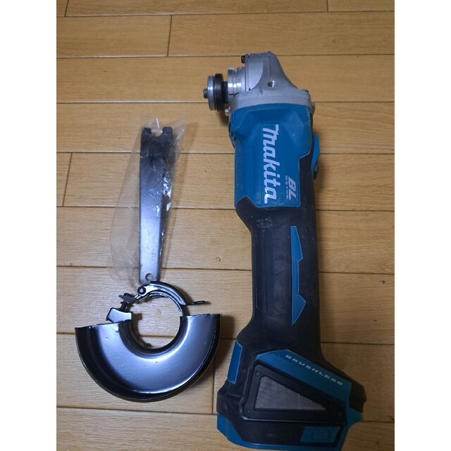 値下げ不可【ジャンク品】マキタ18V 充電式ディスクグラインダー GA404DN