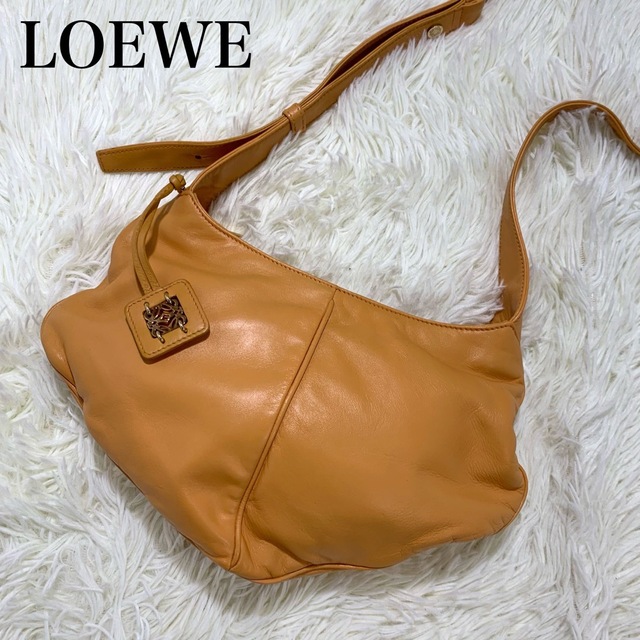 美品✨LOEWE ロエベ　ショルダーバッグ　アナグラム　斜めがけ