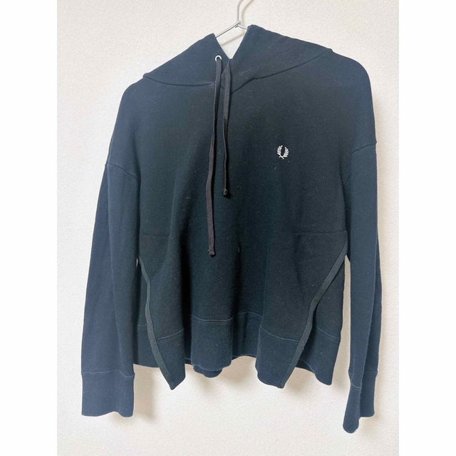 FRED PERRY(フレッドペリー)のフレッドペリー  パーカー　フーディ レディースのトップス(パーカー)の商品写真