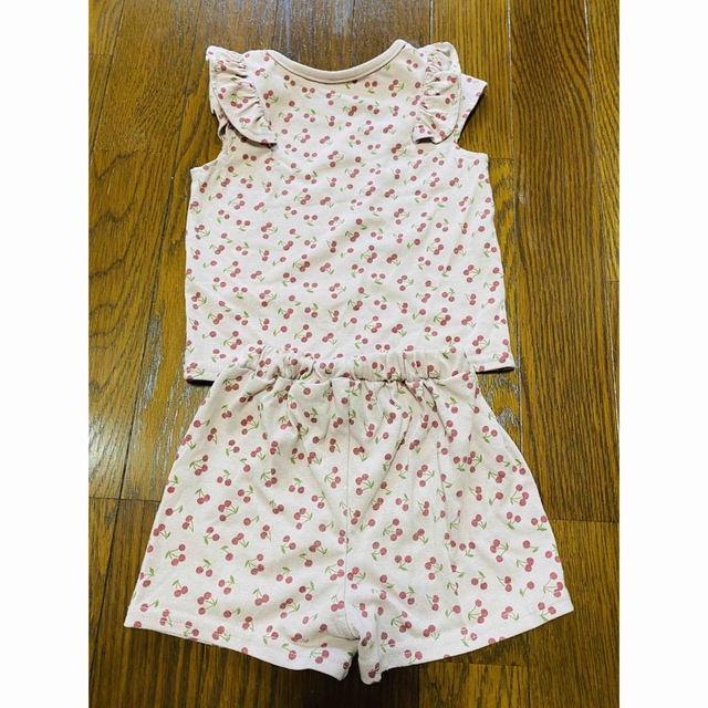 しまむら(シマムラ)の専用☆さくらんぼ　セットアップ　90cm キッズ/ベビー/マタニティのキッズ服女の子用(90cm~)(Tシャツ/カットソー)の商品写真