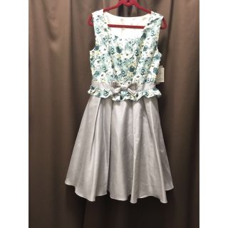 アクシーズファム(axes femme)のアクシーズファム　花柄シャンタンドレス　ワンピース　フレアー  結婚式　新品(ミディアムドレス)