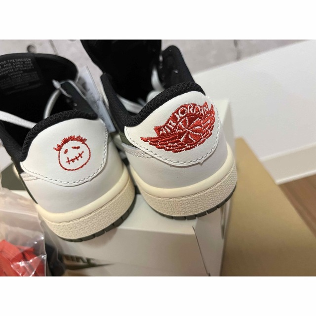 Jordan Brand（NIKE）(ジョーダン)のTravis Scott × Nike Air Jordan 1 Low OG キッズ/ベビー/マタニティのキッズ靴/シューズ(15cm~)(スニーカー)の商品写真