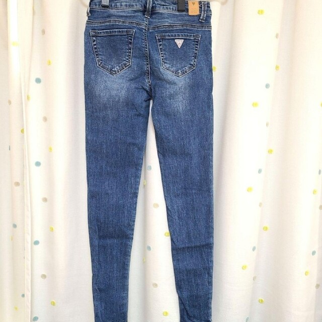 【新品】GUESSスリムデニム スキニージーンズ
