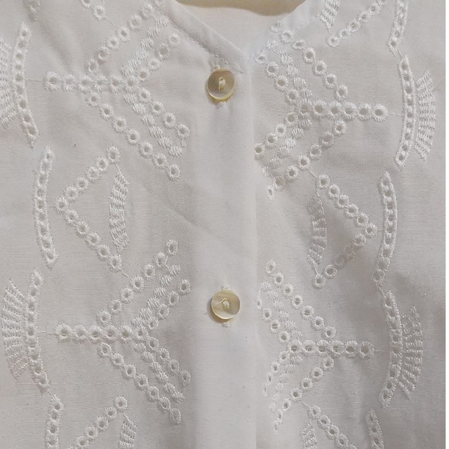 le.coeur blanc(ルクールブラン)のle.coeur blanc袖なしフリルブラウス レディースのトップス(シャツ/ブラウス(半袖/袖なし))の商品写真