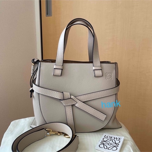 新作からSALEアイテム等お得な商品満載 LOEWE - 極美品 LOEWE ゲート