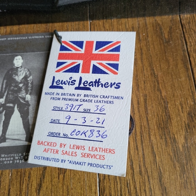 Lewis Leathers(ルイスレザー)のルイスレザー ライトニング ベジカウ ライダース 391T タイトフィット メンズのジャケット/アウター(ライダースジャケット)の商品写真