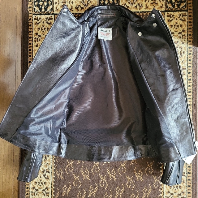 Lewis Leathers(ルイスレザー)のルイスレザー ライトニング ベジカウ ライダース 391T タイトフィット メンズのジャケット/アウター(ライダースジャケット)の商品写真