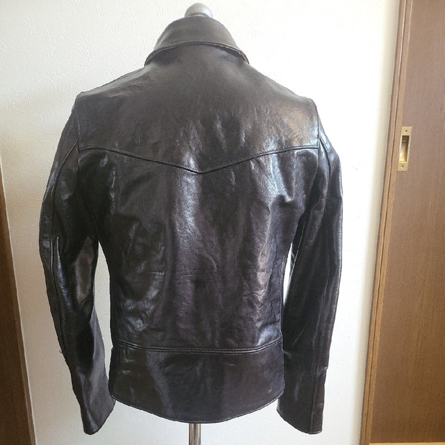 Lewis Leathers(ルイスレザー)のルイスレザー ライトニング ベジカウ ライダース 391T タイトフィット メンズのジャケット/アウター(ライダースジャケット)の商品写真