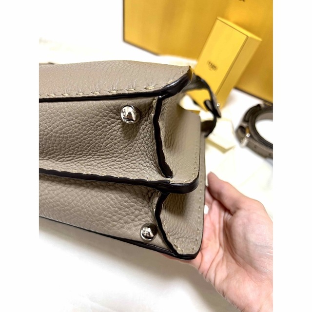 FENDI(フェンディ)のFENDI ピーカブー セレリア アイシーユー 極美品 レディースのバッグ(ハンドバッグ)の商品写真