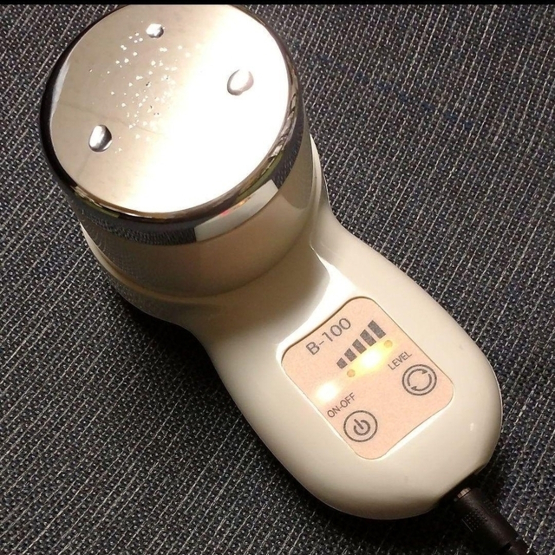 531 美容器 ESTHE TWIN B-100 美顔器 スマホ/家電/カメラの美容/健康(フェイスケア/美顔器)の商品写真