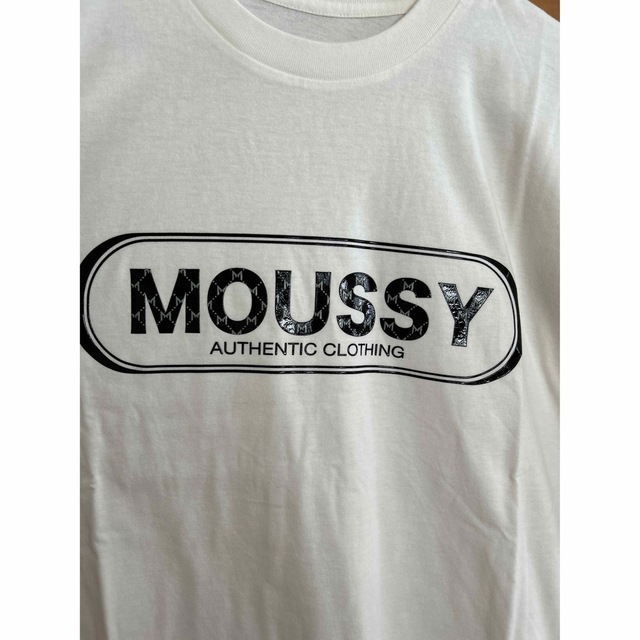 moussy(マウジー)のマウジー ★ moussy  ロゴTシャツ（ホワイト） レディースのトップス(Tシャツ(半袖/袖なし))の商品写真