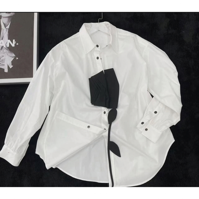 おしゃれ白シャツ（オーバーサイズ） レディースのトップス(シャツ/ブラウス(長袖/七分))の商品写真