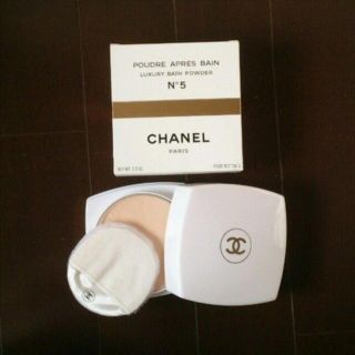 シャネル(CHANEL)のシャネル バスパウダー 未使用 最終価格!(フェイスパウダー)