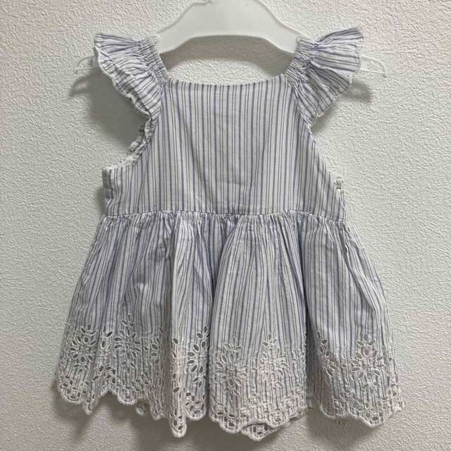 babyGAP(ベビーギャップ)のベビーギャップ　アイレットワンピース　70 キッズ/ベビー/マタニティのベビー服(~85cm)(ワンピース)の商品写真