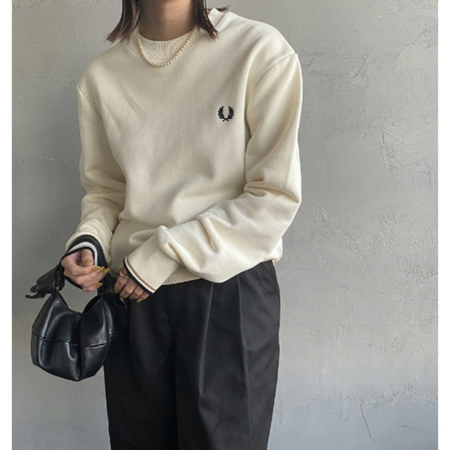 FRED PERRY フレッドペリー ワンポイントロゴ刺繍クルーネックスウェット