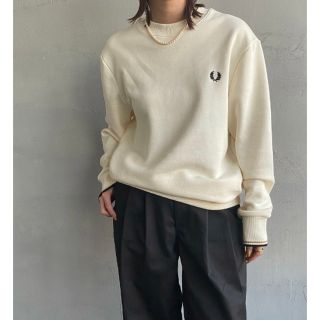 FREDPERRY フレッドペリー ワンポイントロゴ刺繍 クルーネックスウェット